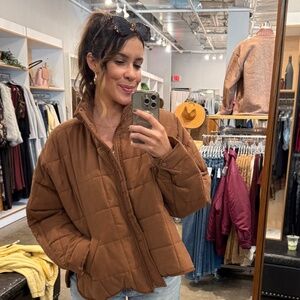 Meet your Posher, Celeste